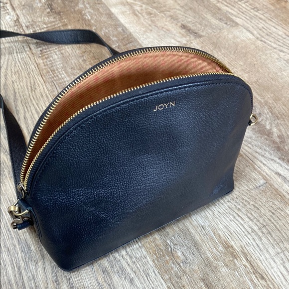 Tradlands Joyn black leather crossbody NWOT - Picture 2 of 8